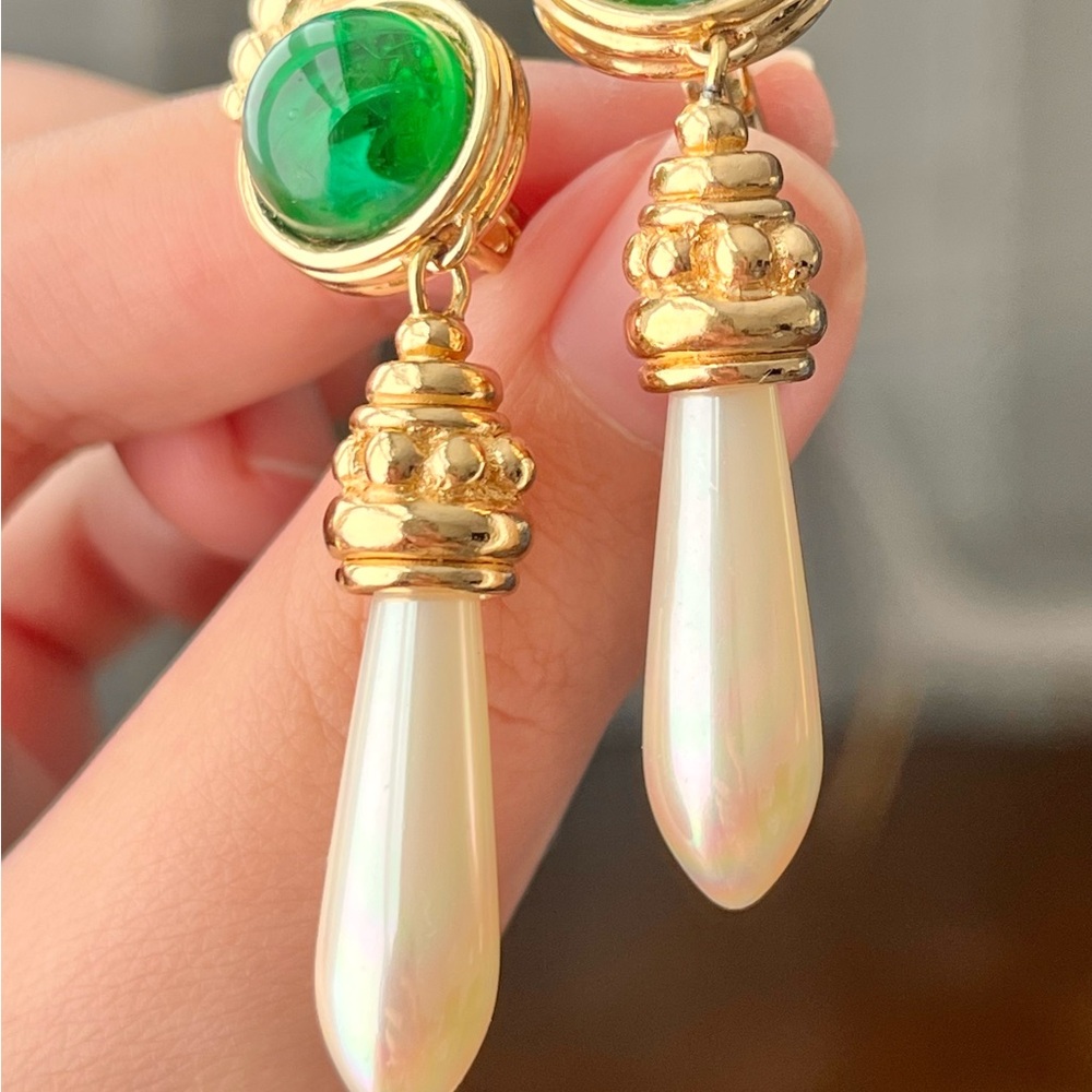 Vintage Christian Dior Green Swirly Glass Long Teardrop Pearl Dangle Earrings - Picture 6 of 14